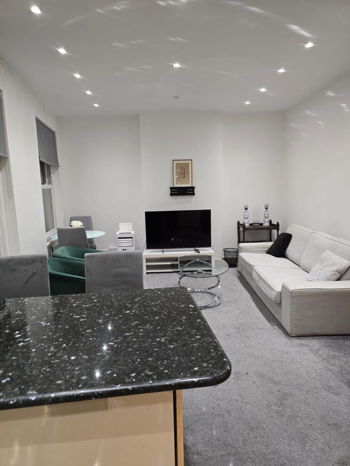 Estatesmen Mount Street Mayfair Flat * Londra